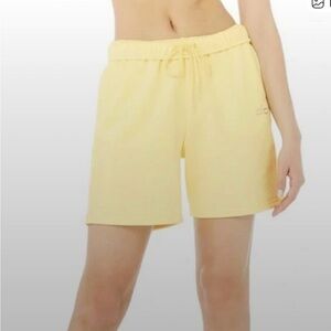 Alo Accolade Sweat Shorts Buttercup NWOT
